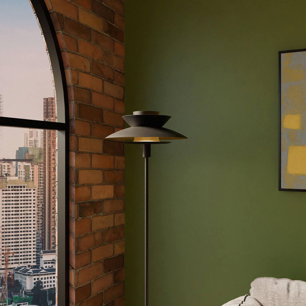 LÃMPARA PIE DINA. NEGRO MATE, INTERIOR DORADO.