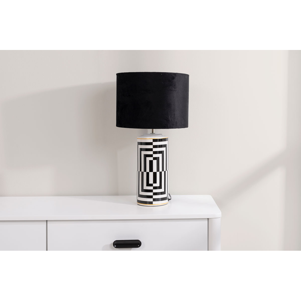 Lámpara cerámica 28*50cm. Líneas blancas y negras pantalla negro.