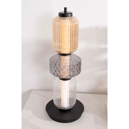LÁMPARA SOBREMESA BOHEME. CRISTAL TALLADO ÁMBAR, TRANSPARENTE Y AHÚMADO. BASE NEGRA