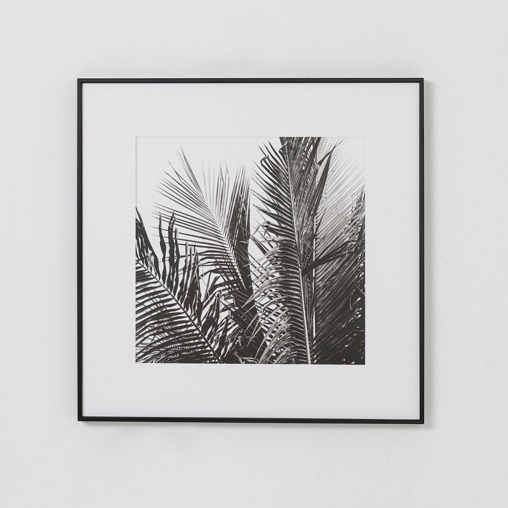 SET 2 LÁMINAS IMPRESA 50x50cm BARCA EN LAGO BLANCO Y NEGRO. MARCO NEGRO