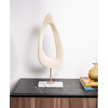 Escultura polyresina efecto piedra blanca, base metal dorado y mármol blano. 18x53x8 cm