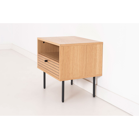 MESITA NELA 2 CAJ. CHAPA DE
ROBLE Y DM NEGRO. 
PATAS METAL NEGRO.