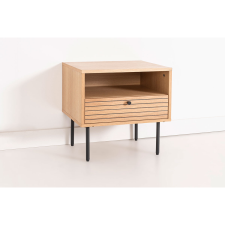 MESITA NELA 2 CAJ. CHAPA DE
ROBLE Y DM NEGRO. 
PATAS METAL NEGRO.