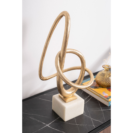 Escultura polyresina, lacado oro, base blanco. 22x49x22 cm