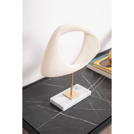 Escultura polyresina efecto piedra blanca, base metal dorado y mármol blano. 31x33x8 cm