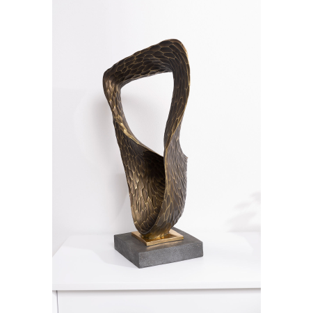 Escultura polyresina, figura efecto bronze y pie efecto piedra gris. 30x50x20 cm