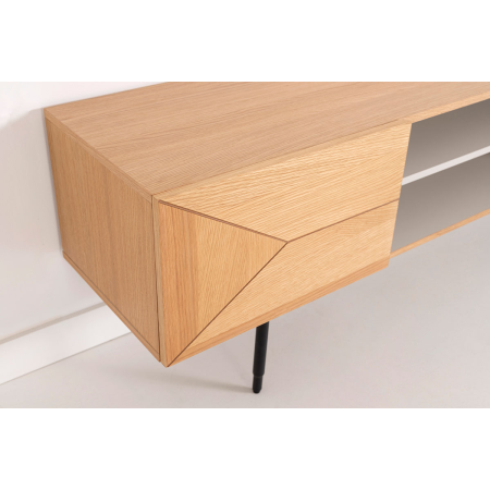 MUEBLE TV KALMAR. CHAPA DE ROBLE NATURAL Y MELAMINA AQUAMARINA.
PATAS METAL NEGRO.