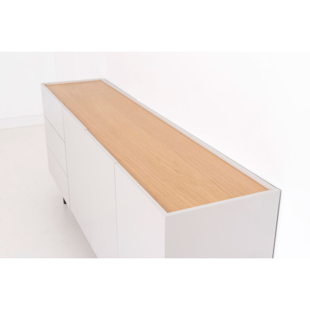 APARADOR POL. LACADO GRIS
PIEDRA Y CHAPA DE ROBLE. PATAS METAL NEGRO