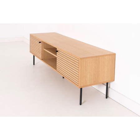 MUEBLE TV NELA. CHAPA DE ROBLE Y DM NEGRO. 
PATAS METAL NEGRO.